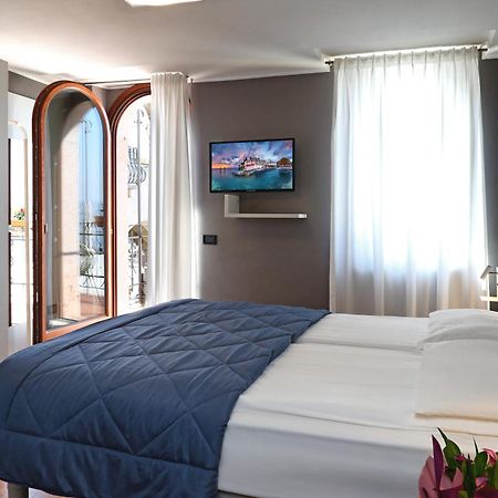 Albergo All'Ancora Garda  Luaran gambar