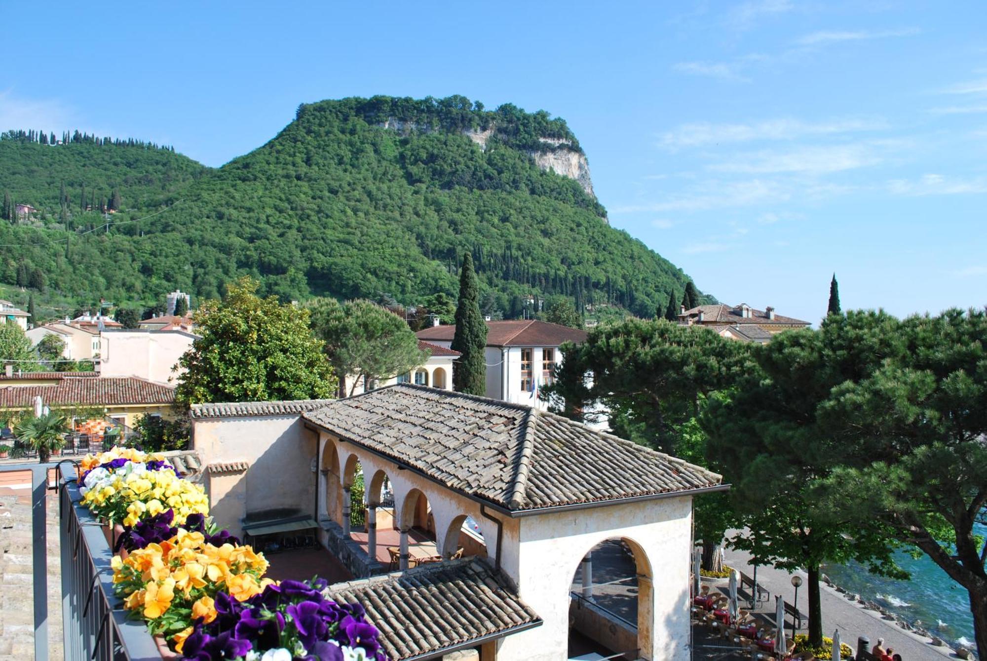 Albergo All'Ancora Garda  Luaran gambar