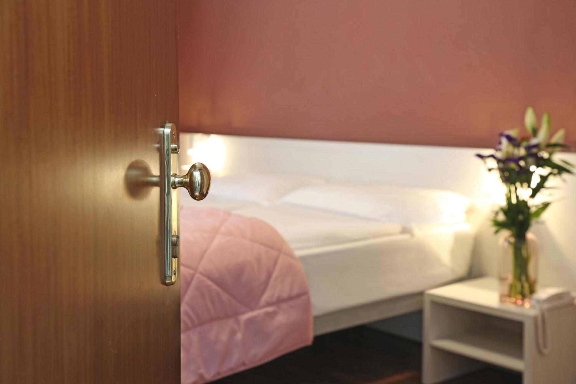 Albergo All'Ancora Garda  Luaran gambar