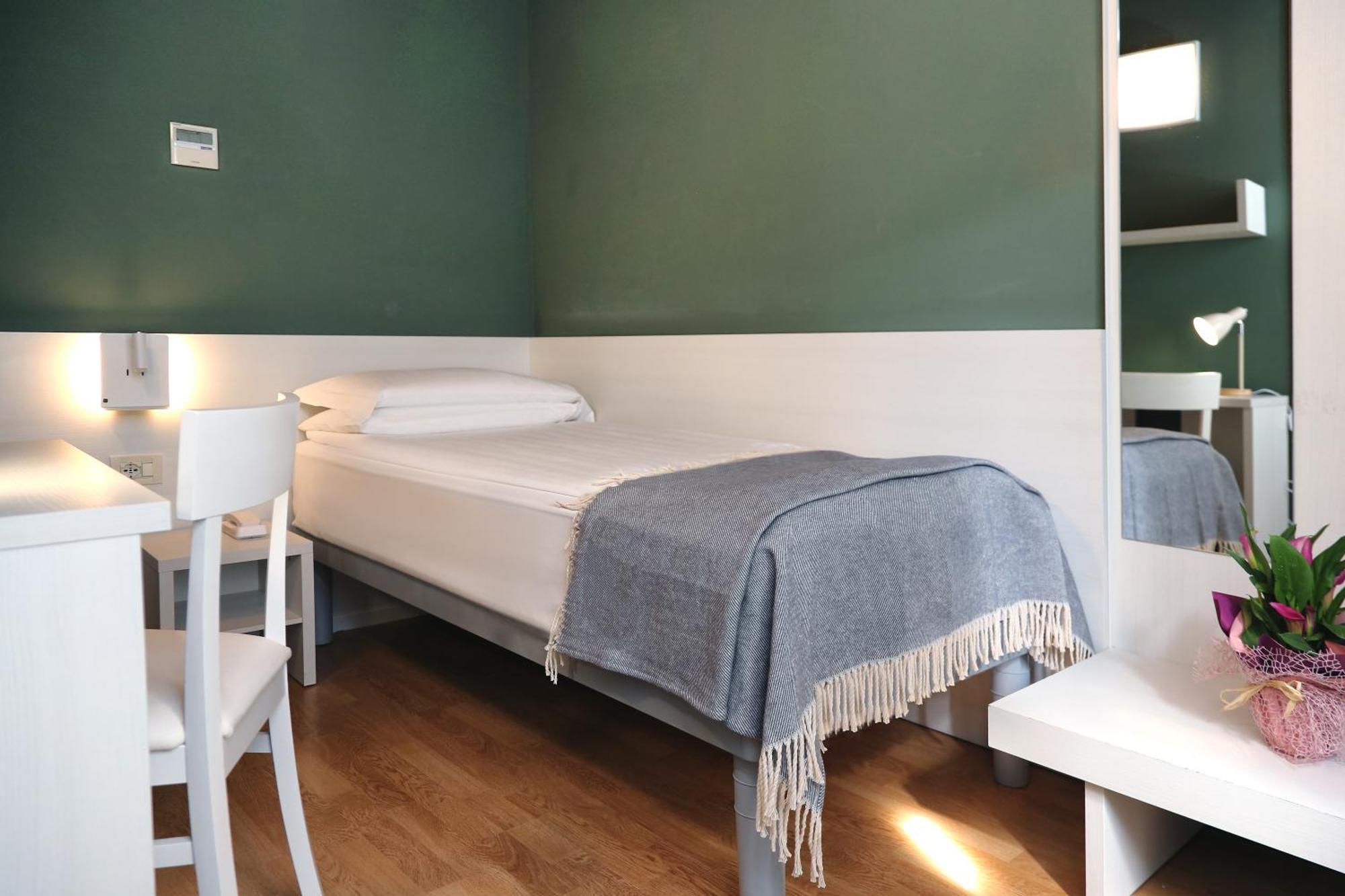 Albergo All'Ancora Garda  Luaran gambar