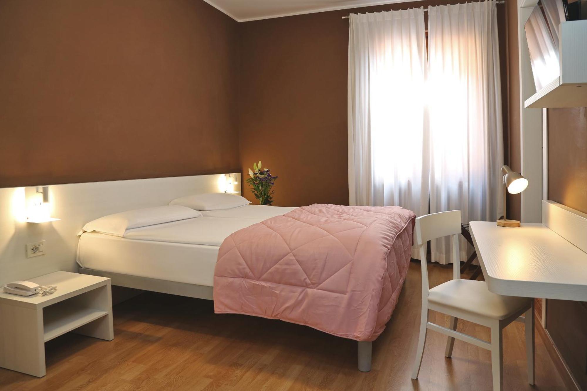 Albergo All'Ancora Garda  Luaran gambar