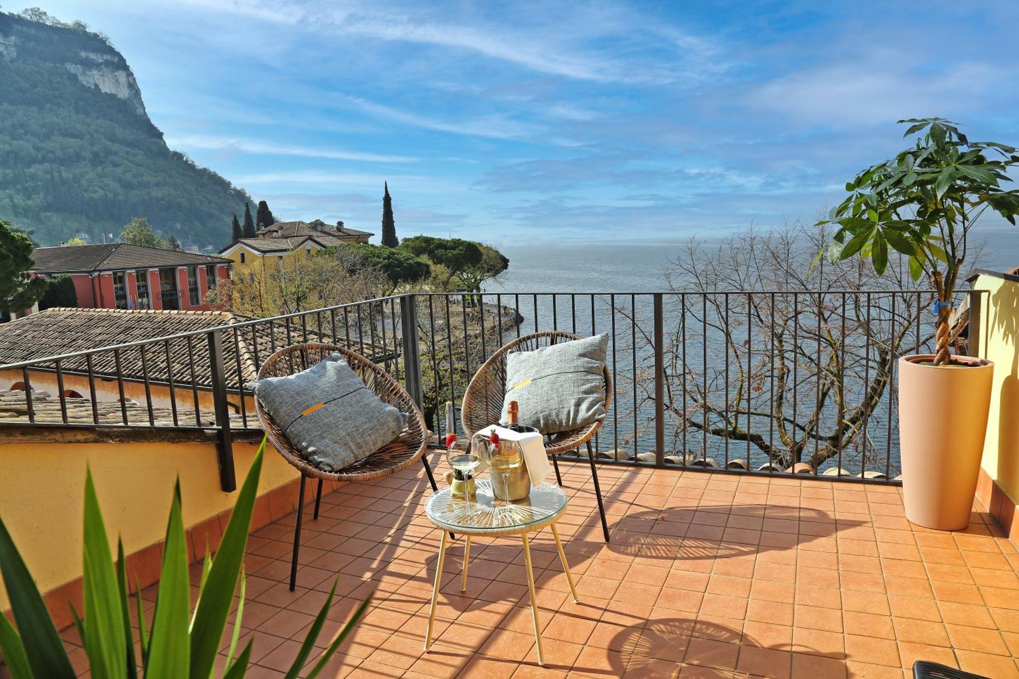 Albergo All'Ancora Garda  Luaran gambar