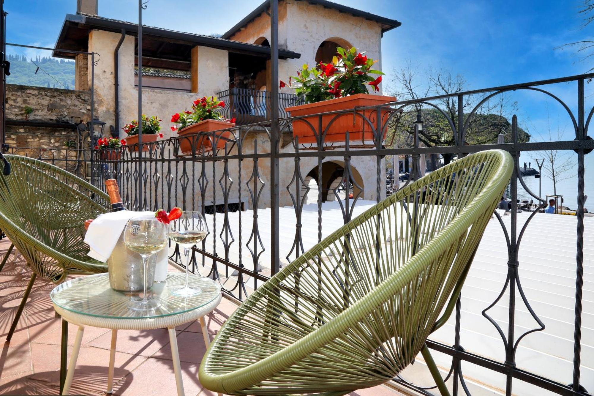 Albergo All'Ancora Garda  Luaran gambar