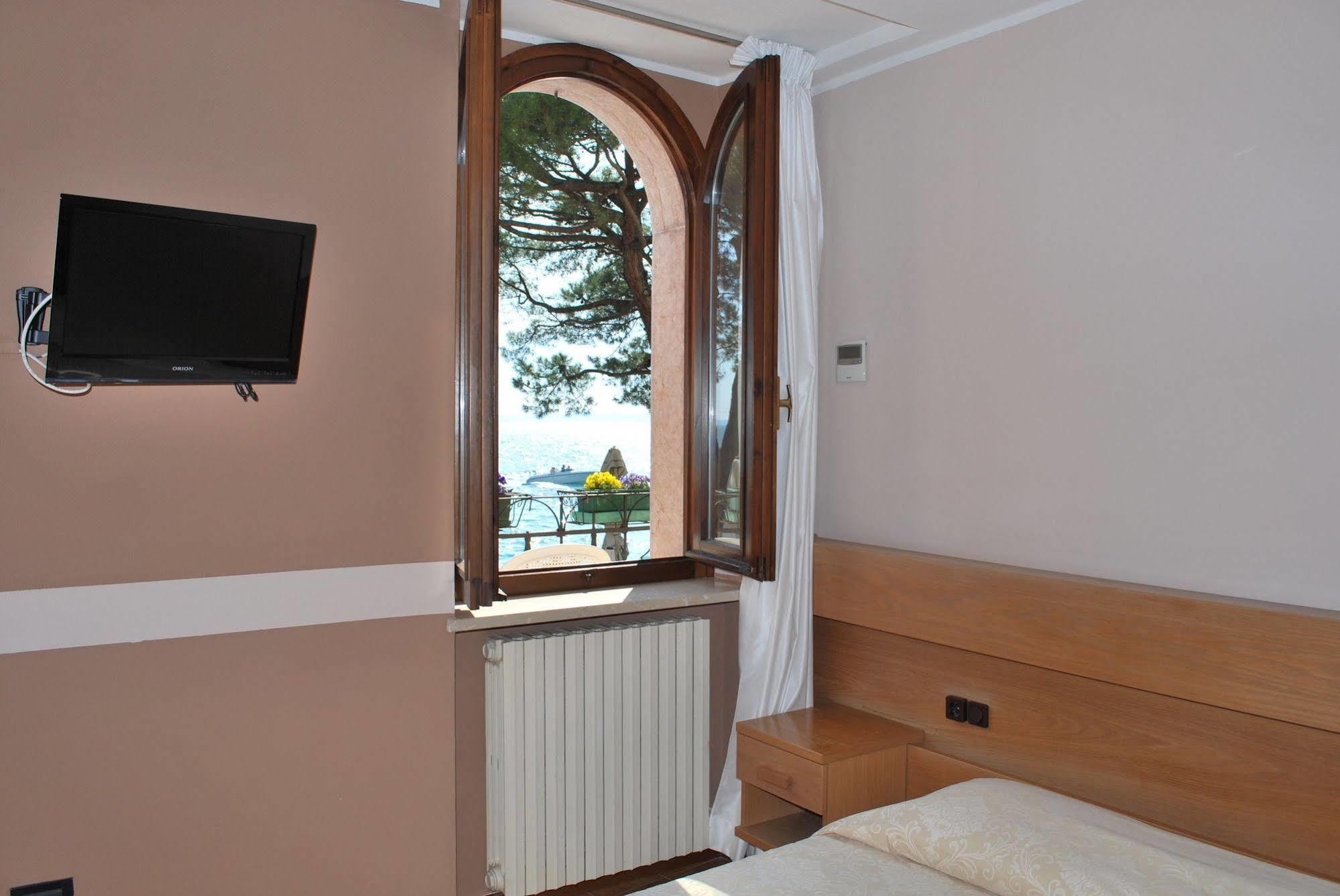 Albergo All'Ancora Garda  Luaran gambar